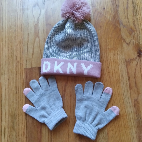 Girls DKNY Metallic Hat Glove Set Grey Knit Pompom Touchscreen Tech Touch Tips - Picture 3 of 16